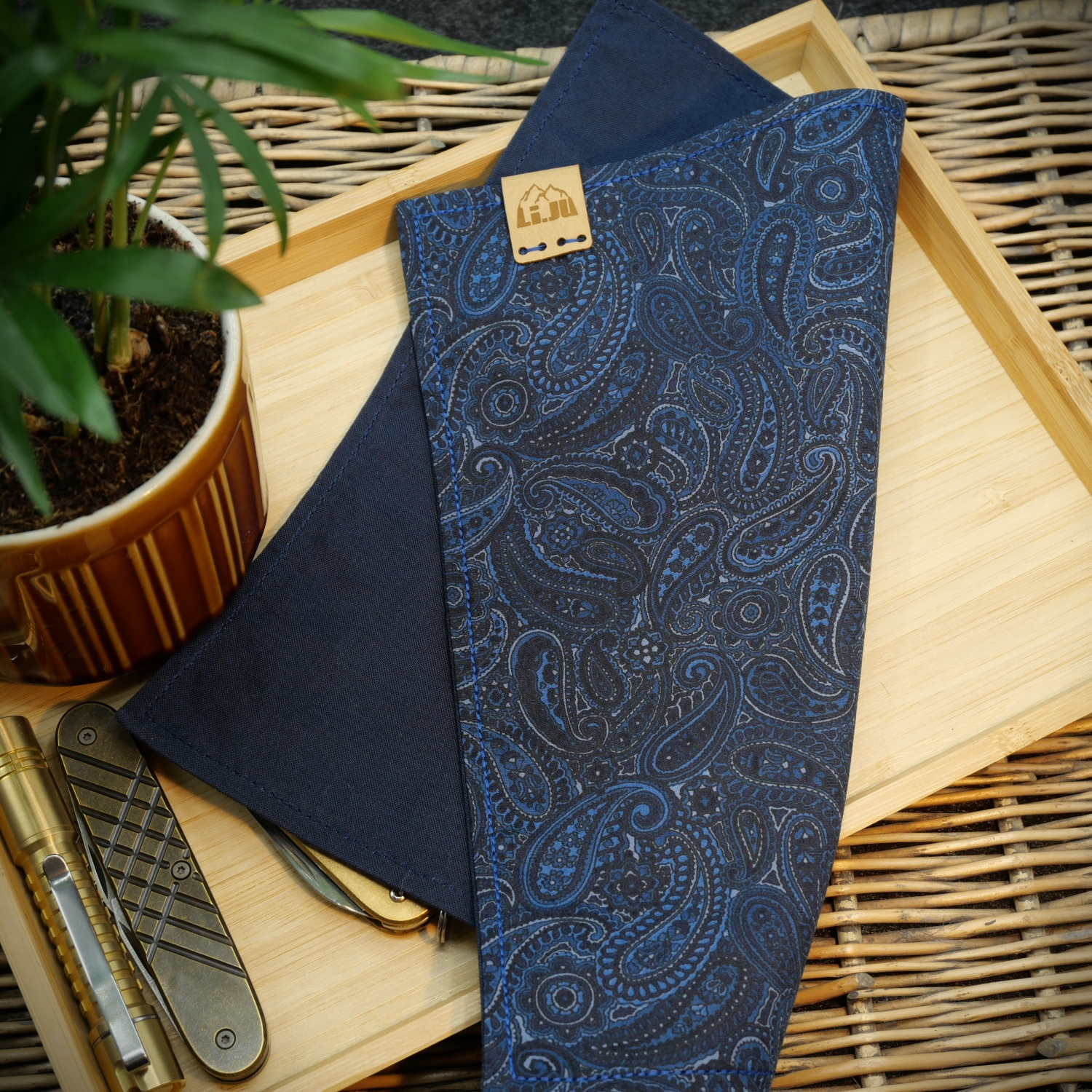 Li.JU Hank, PAISLEY BLAU